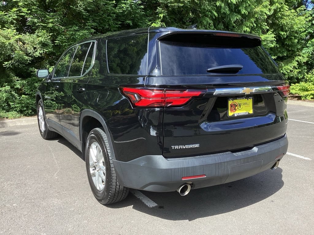 Used 2023 Chevrolet Traverse LS FWD image 9