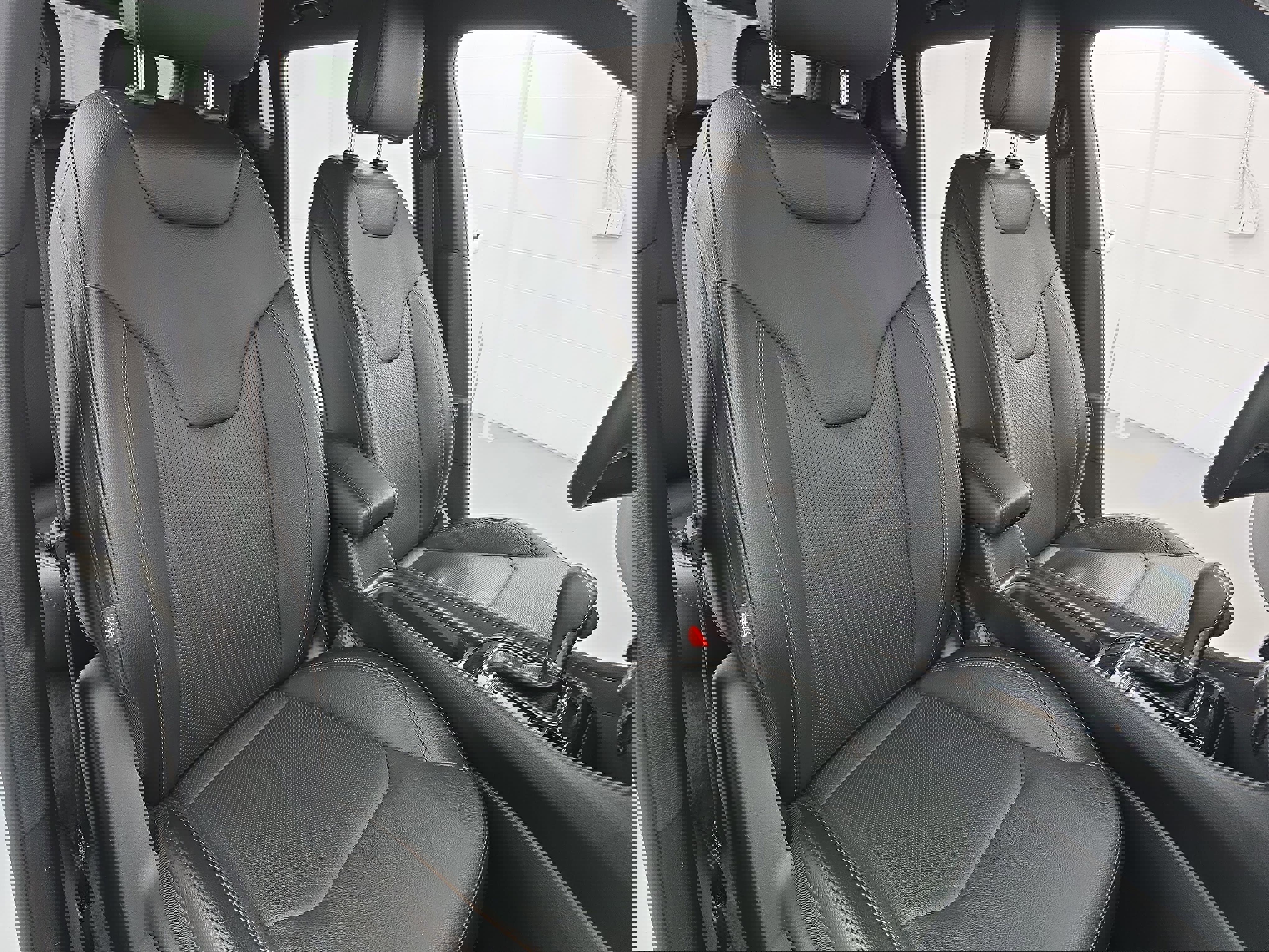 Used 2023 Jeep Compass Latitude image 10