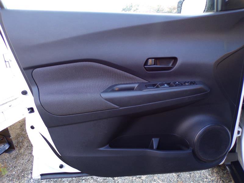 Used 2020 Nissan Kicks S image 12