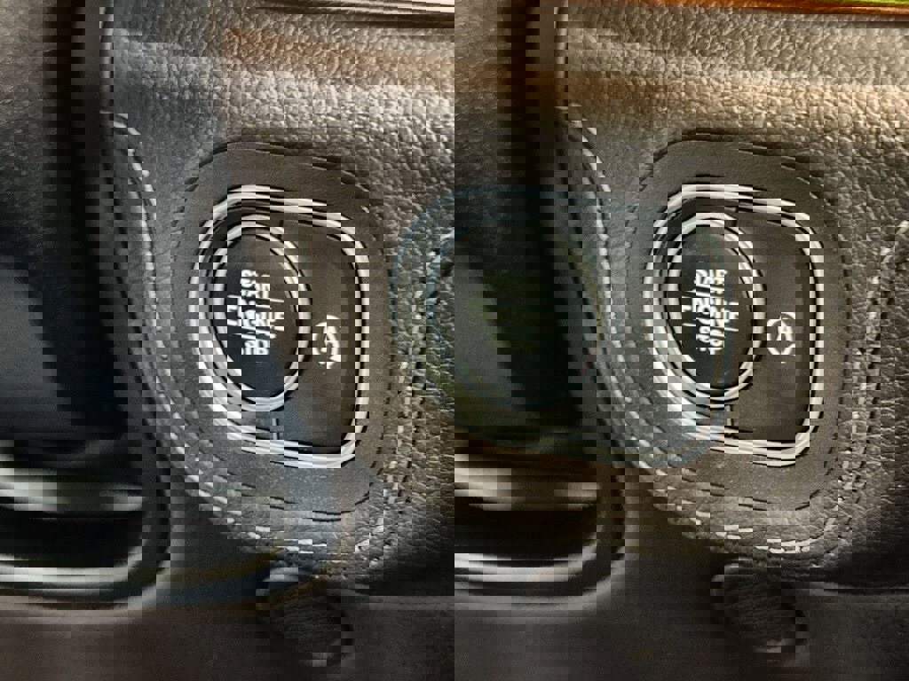 Used 2022 Mercedes-Benz GLE 350 4MATIC w/ Premium Package image 23