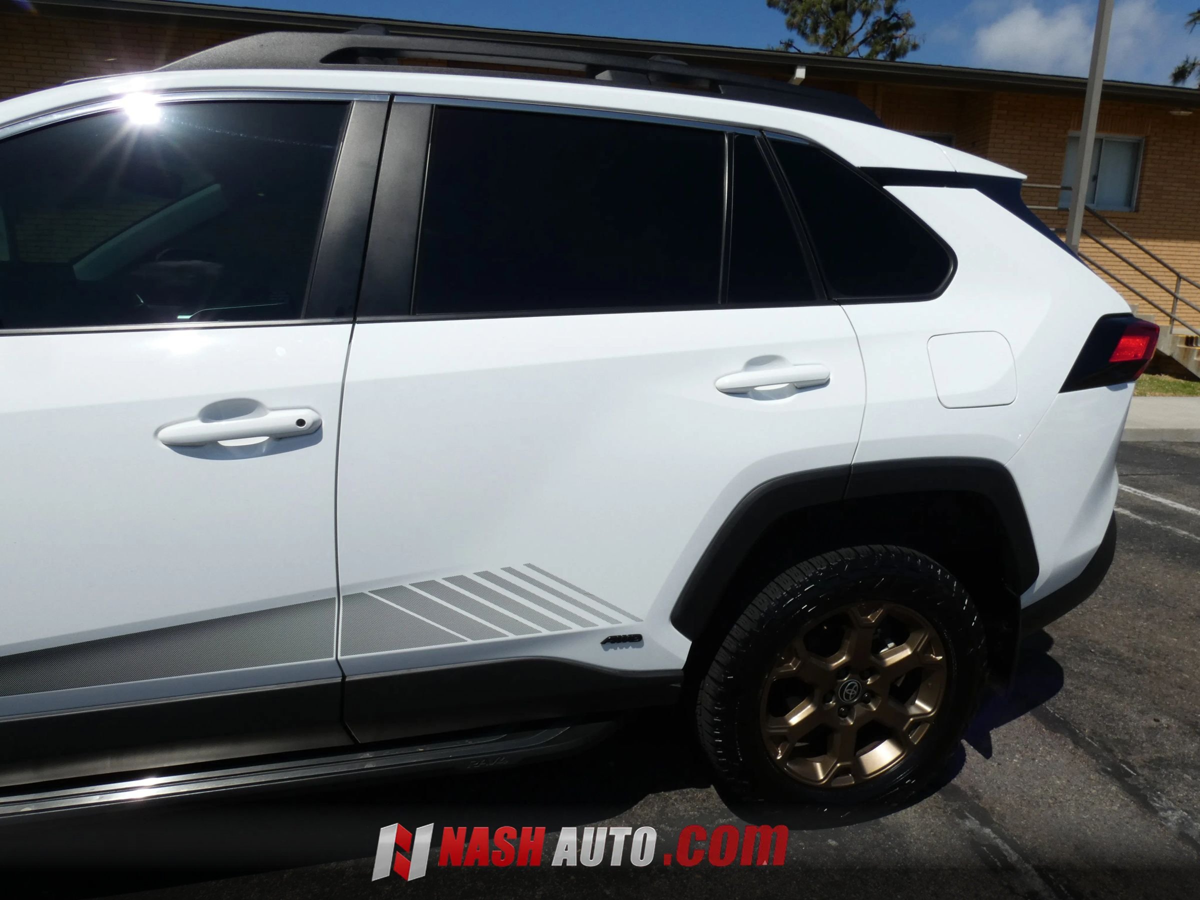 Used 2023 Toyota RAV4 AWD Hybrid image 13