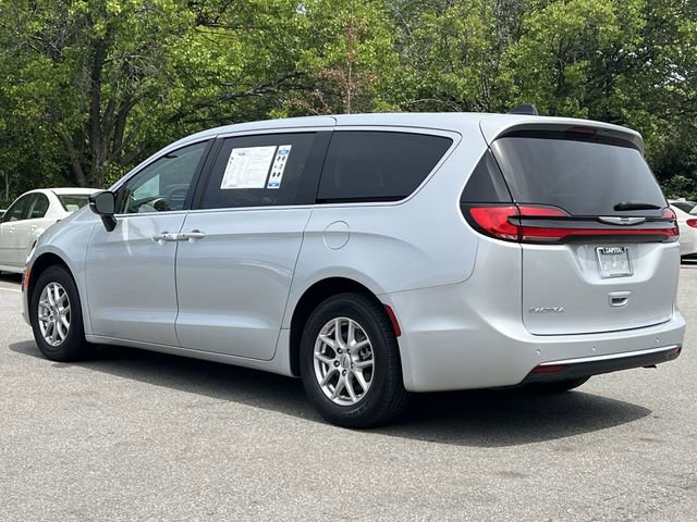 Used 2024 Chrysler Pacifica Touring-L image 36