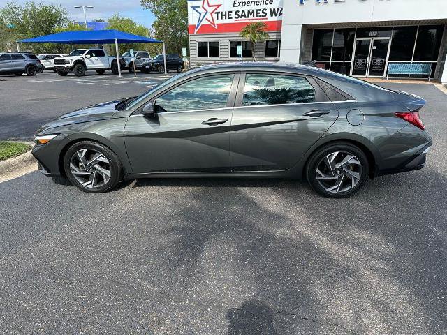 Used 2024 Hyundai Elantra Limited FWD image 3