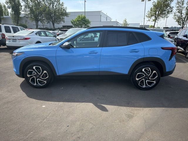 Used 2024 Chevrolet Trax RS w/ Sunroof Package FWD image 6