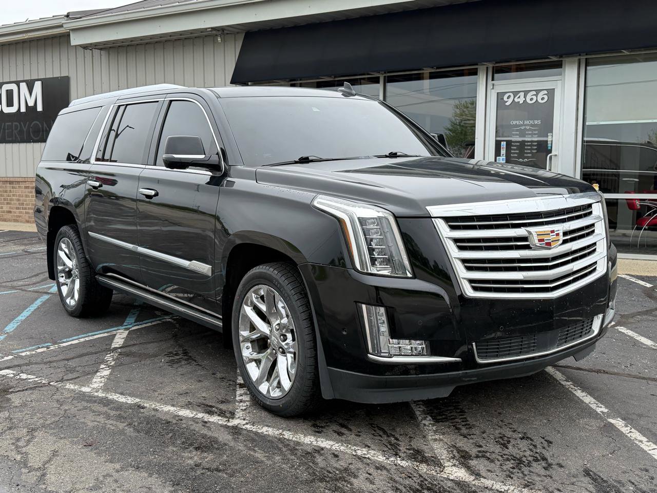 Used 2017 Cadillac Escalade ESV Platinum image 6