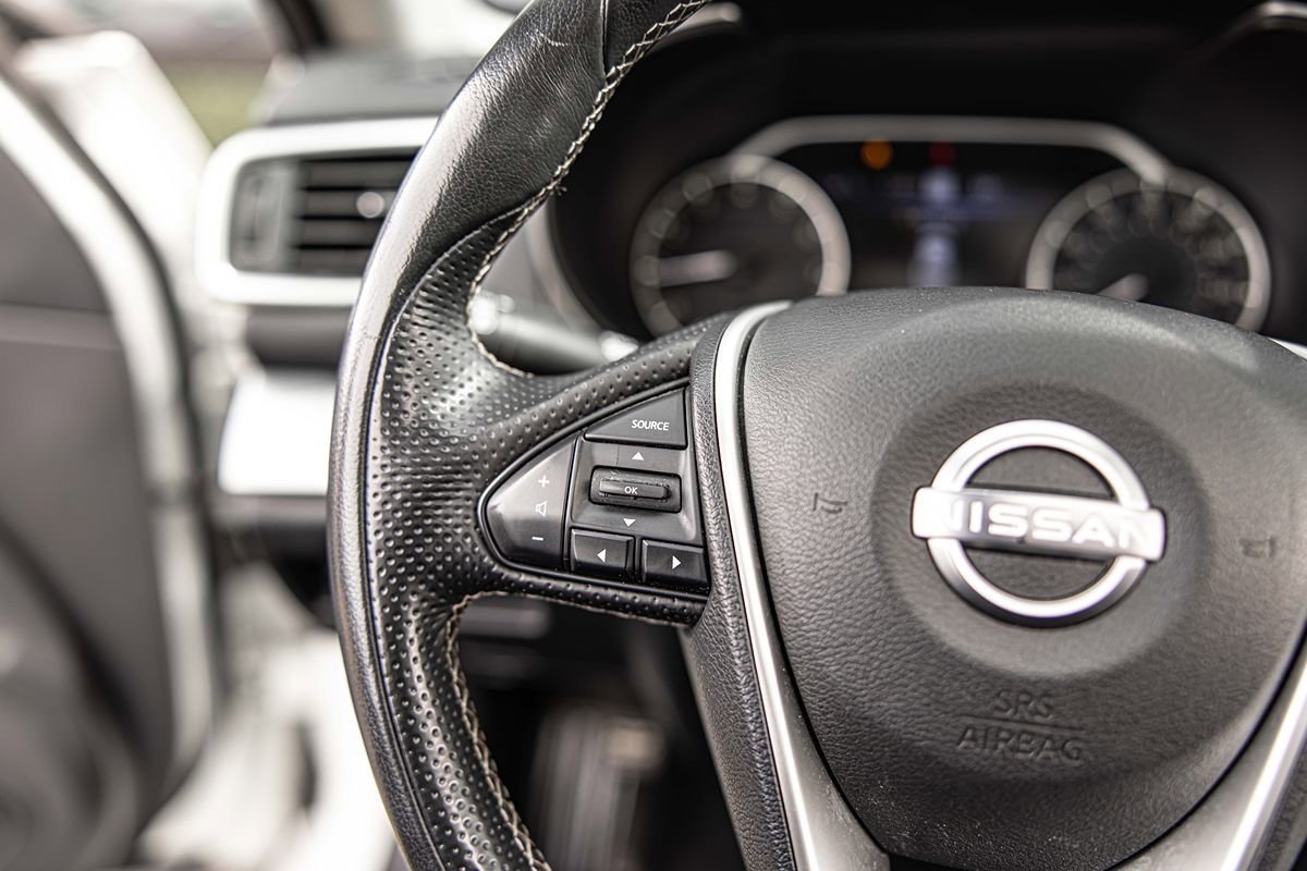 Used 2023 Nissan Maxima SL FWD image 24