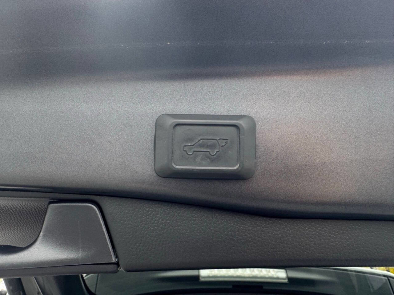 Used 2024 Toyota RAV4 XLE w/ Convenience Package image 33