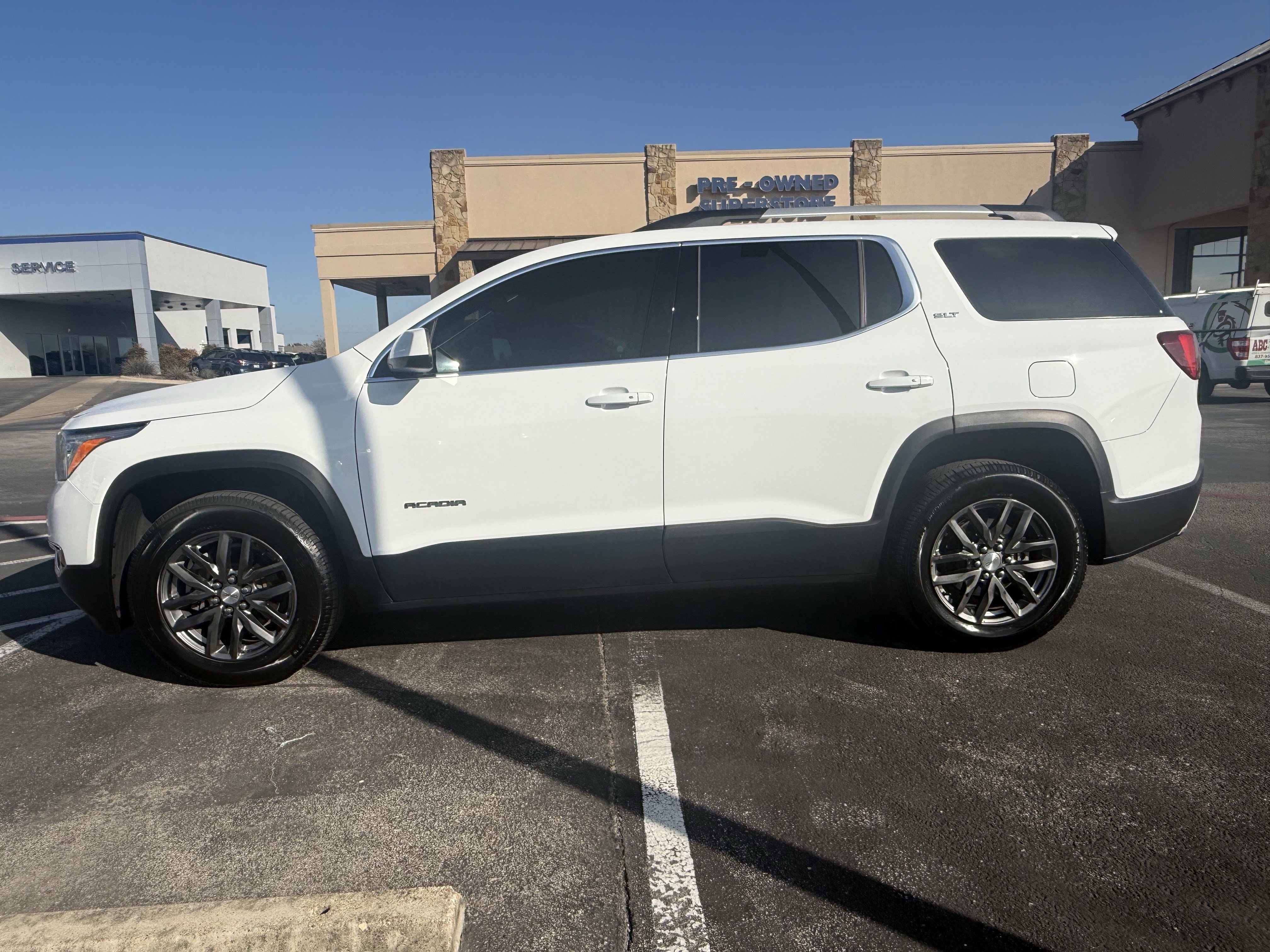 Used 2019 GMC Acadia SLT image 4