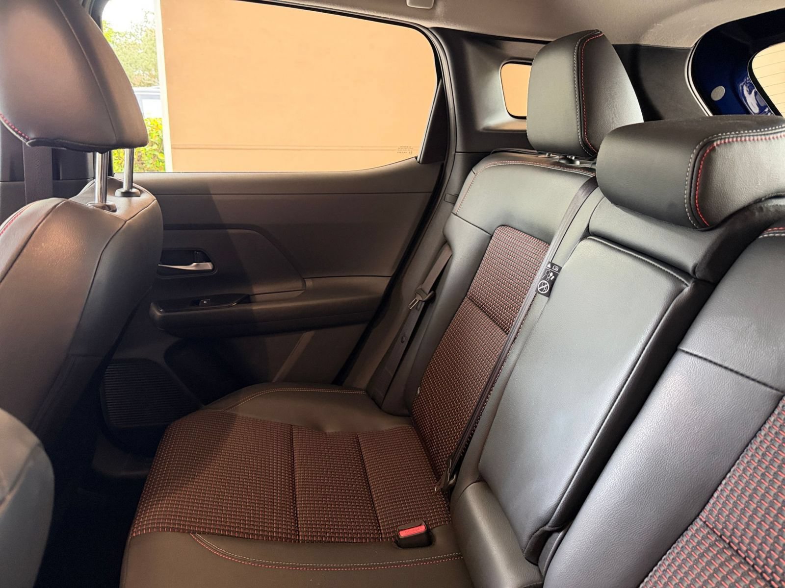 Used 2026 Nissan Kicks SR FWD image 33