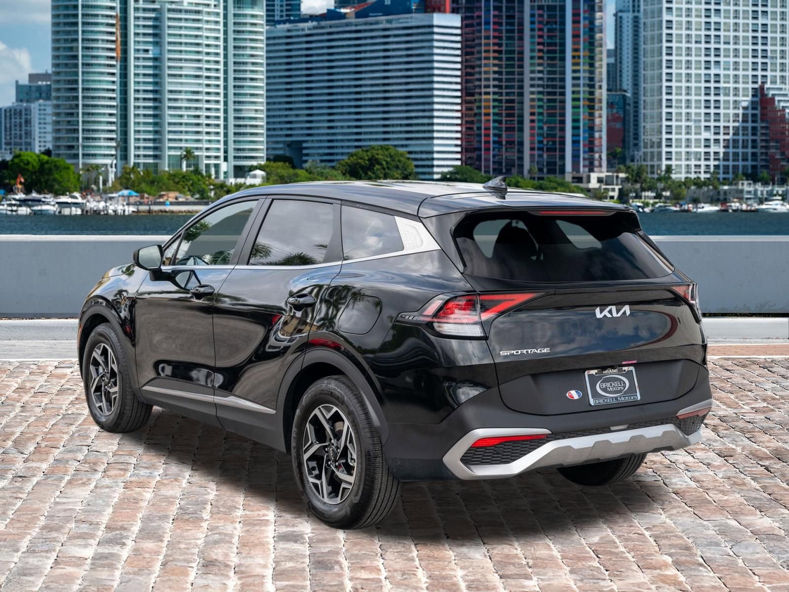 Used 2025 Kia Sportage LX FWD image 7