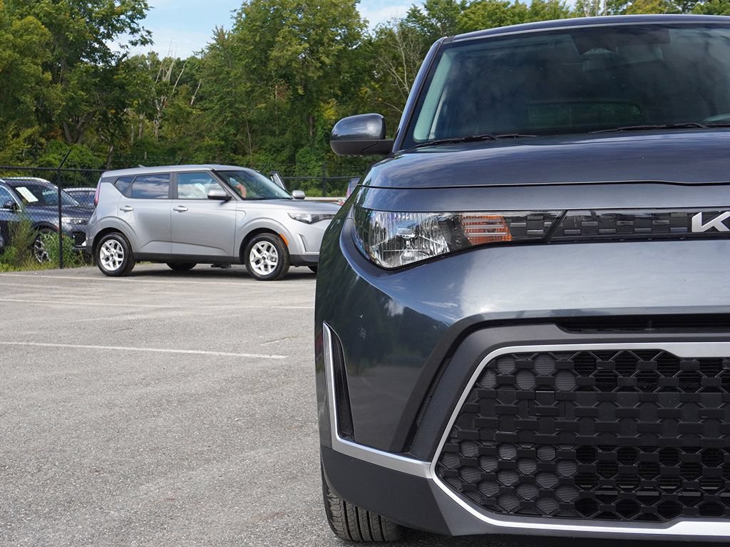 Used 2025 Kia Soul LX w/ LX Technology Package FWD image 8