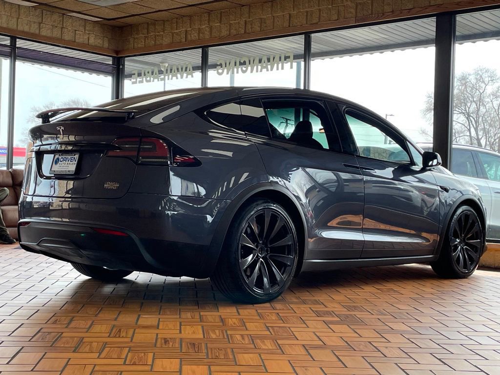 Used 2022 Tesla Model X Plaid image 11