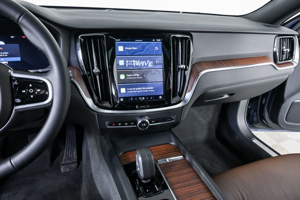 Used 2025 Volvo V60 B5 Cross Country Plus image 13