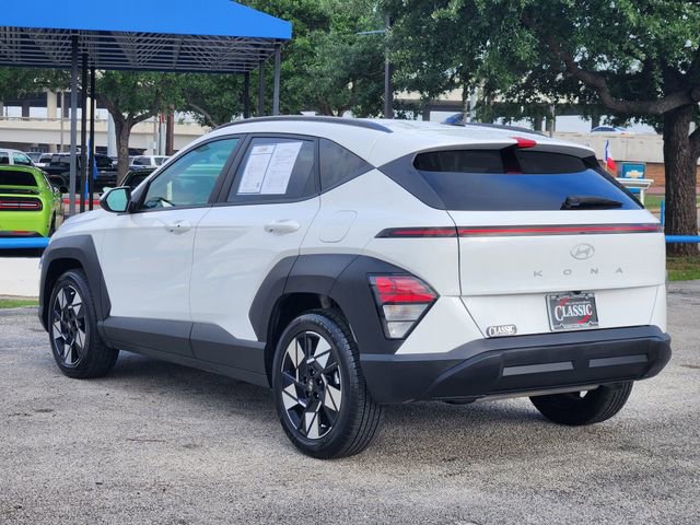 Used 2025 Hyundai Kona SEL image 5