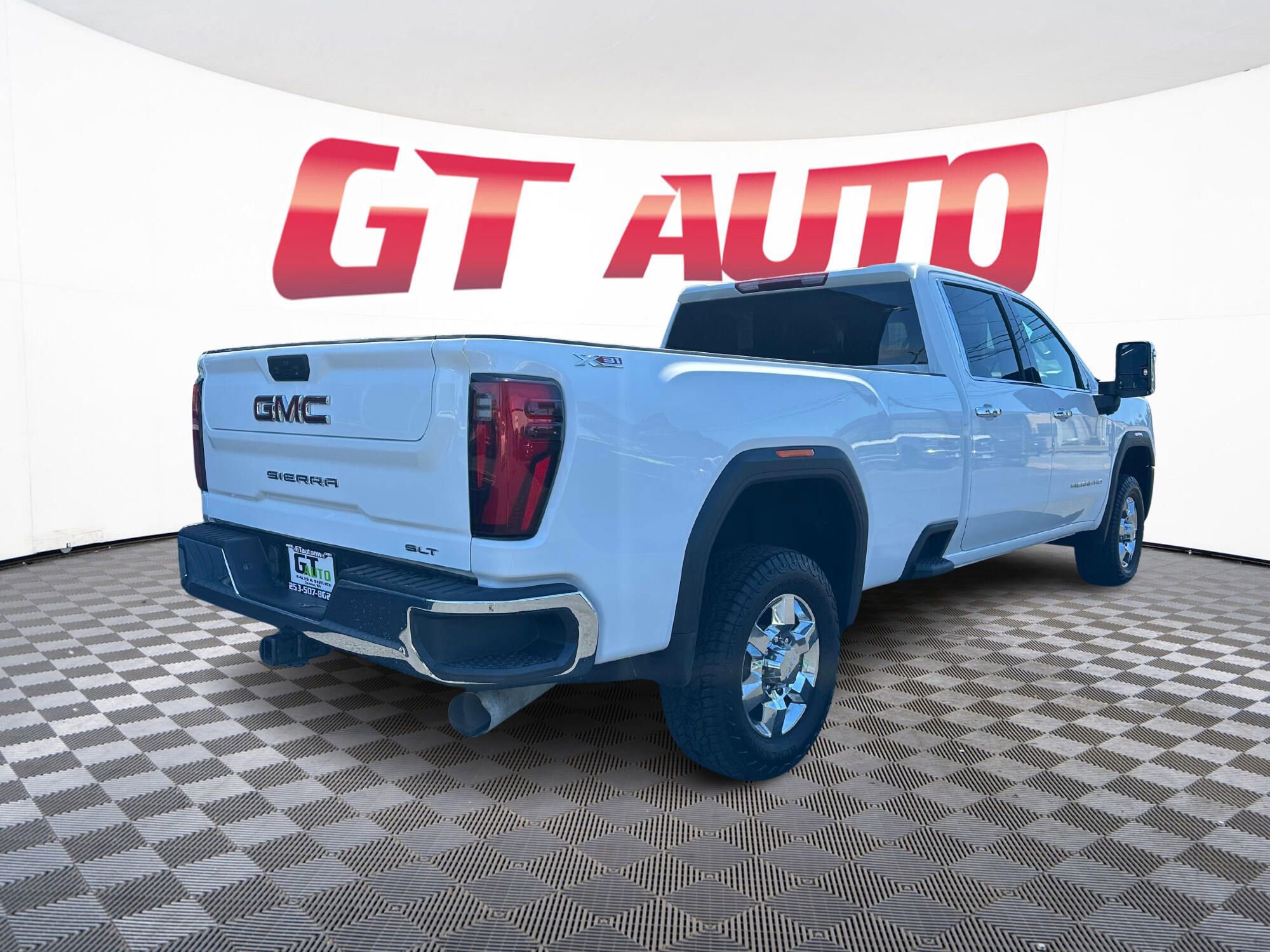 Used 2024 GMC Sierra 3500 SLT w/ X31 Off-Road Package image 6