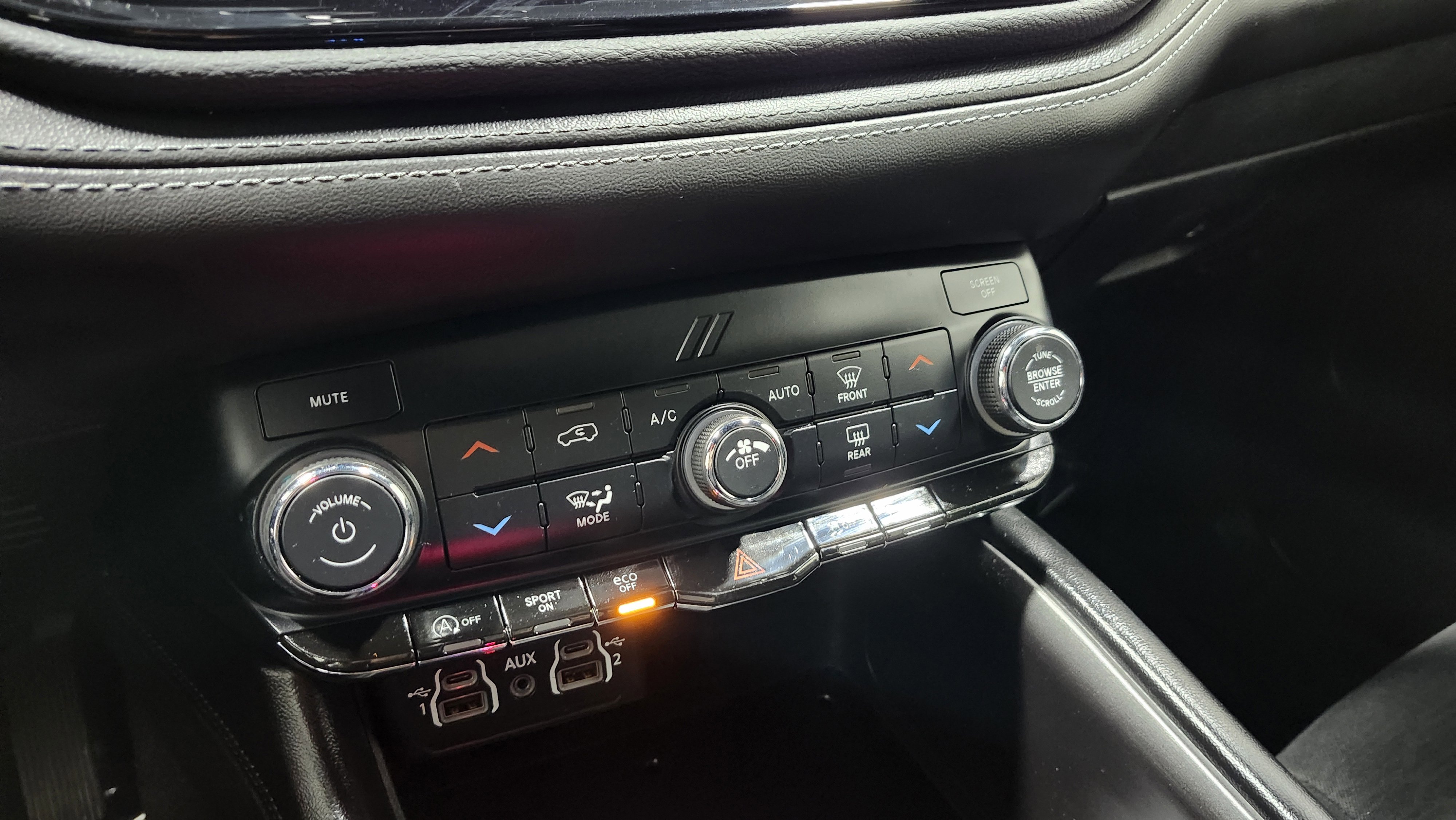 Used 2022 Dodge Durango SXT w/ Blacktop Package image 30