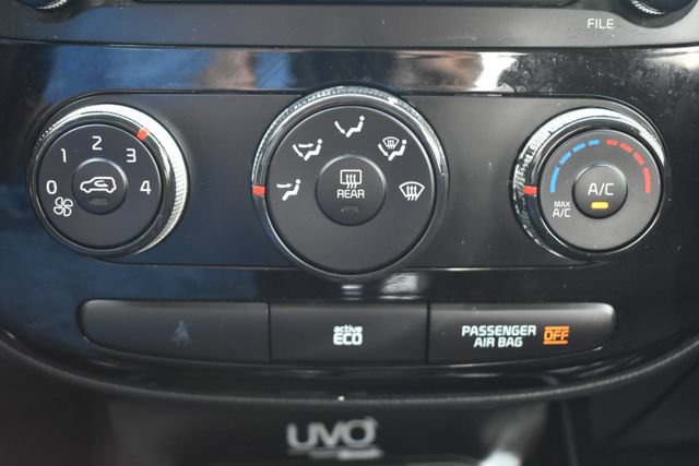 Used 2014 Kia Soul ! FWD image 24