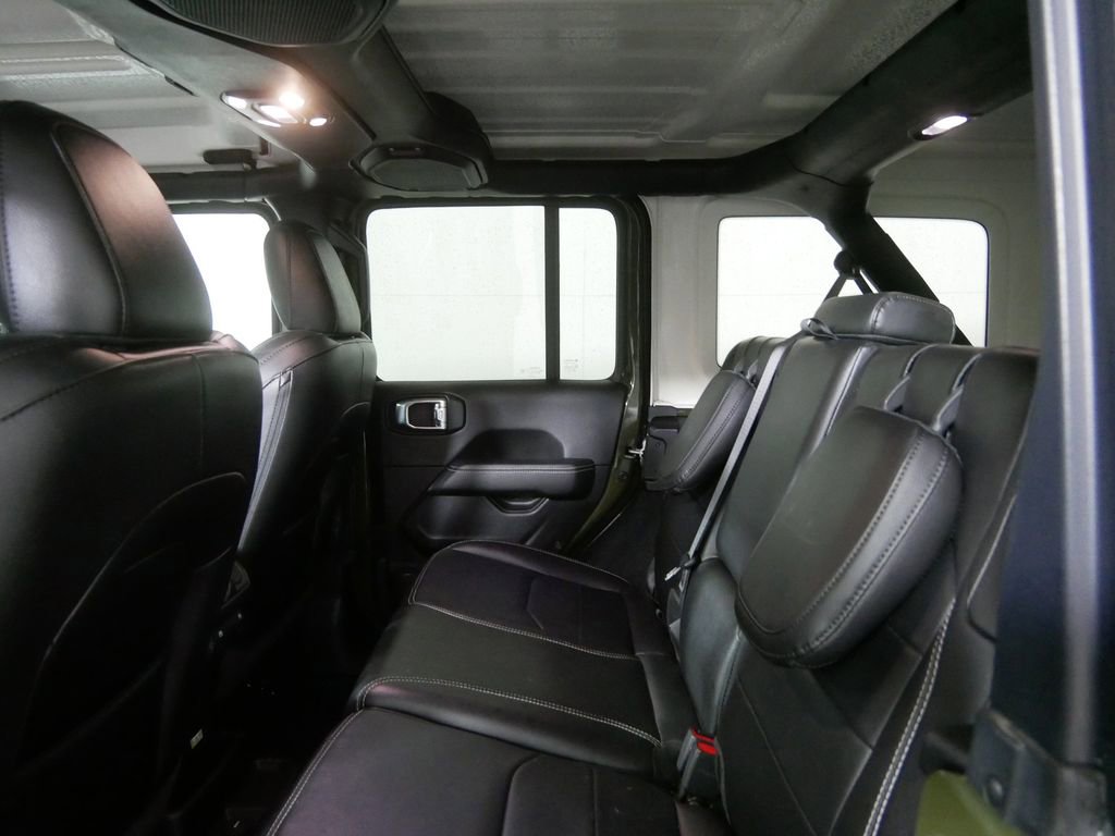 Used 2023 Jeep Wrangler Unlimited Sahara w/ Cold Weather Group image 17