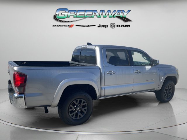 Used 2020 Toyota Tacoma SR5 RWD image 4