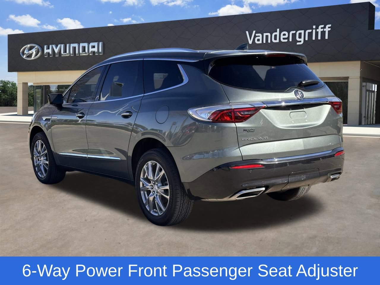 Used 2022 Buick Enclave Essence w/ Experience Buick Package image 10
