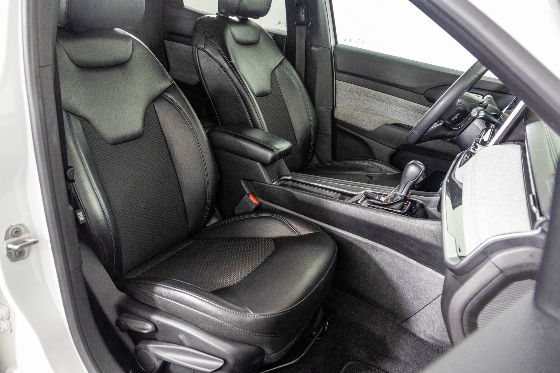 Used 2023 Jeep Compass Latitude image 42