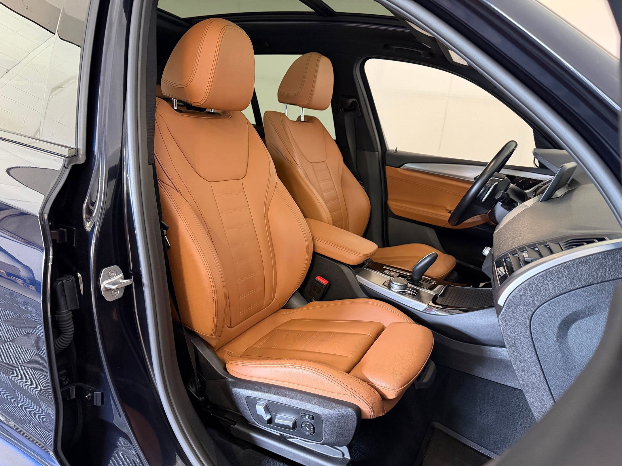 Used 2019 BMW X3 xDrive30i w/ M Sport Package 2 AWD/4WD image 34