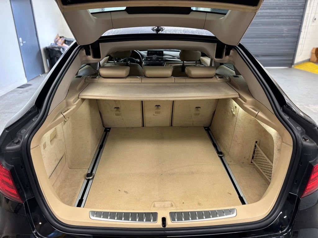 Used 2015 BMW 328i Gran Turismo xDrive image 11