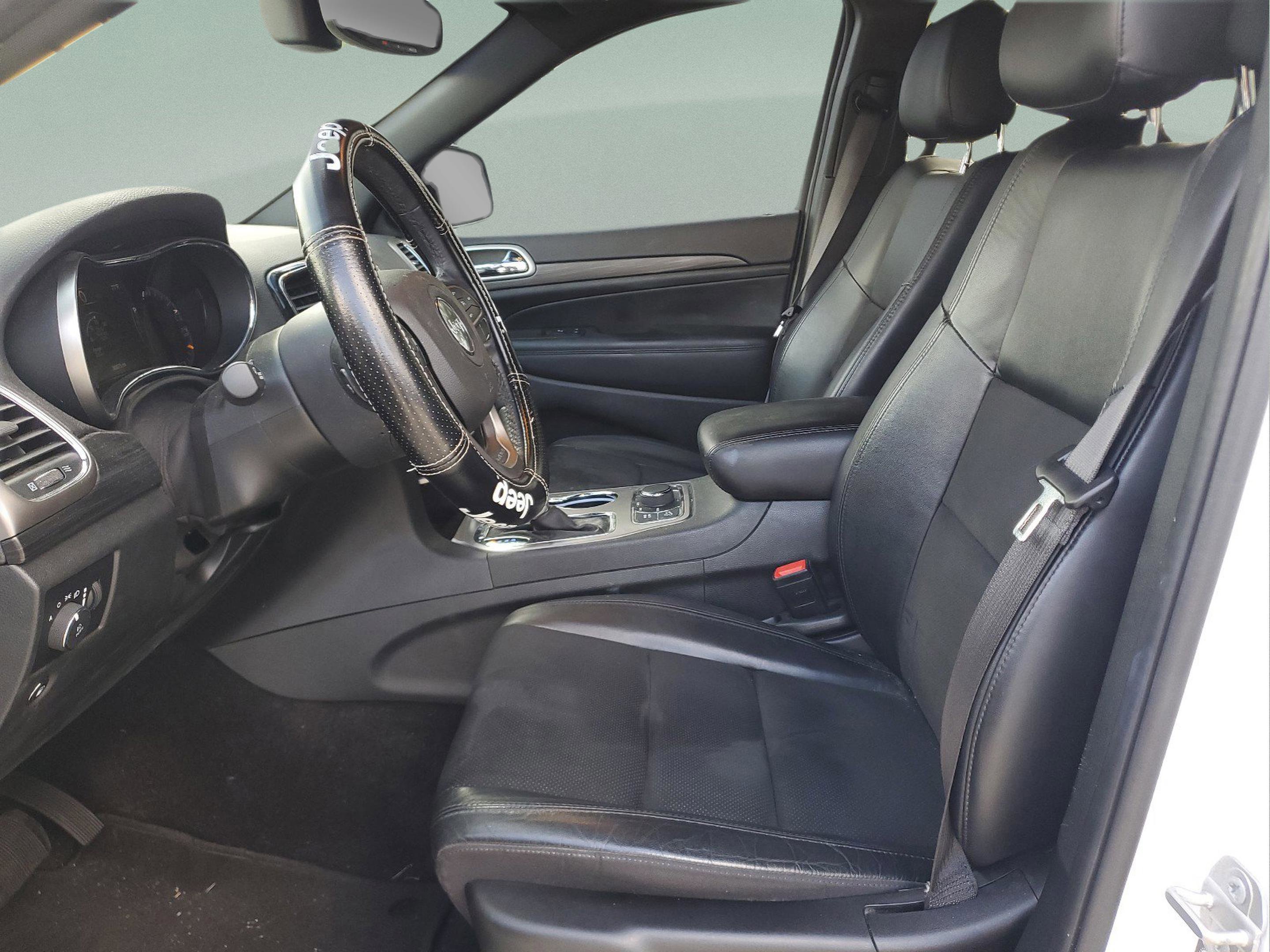 Certified 2022 Jeep Grand Cherokee Laredo X image 20