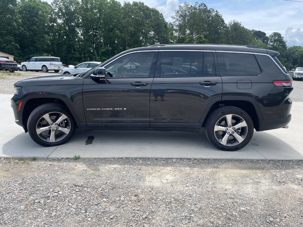 Used 2022 Jeep Grand Cherokee L Limited AWD/4WD image 4