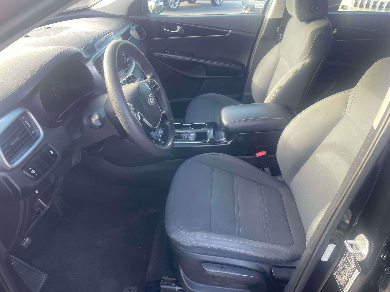 Used 2019 Kia Sorento L image 5