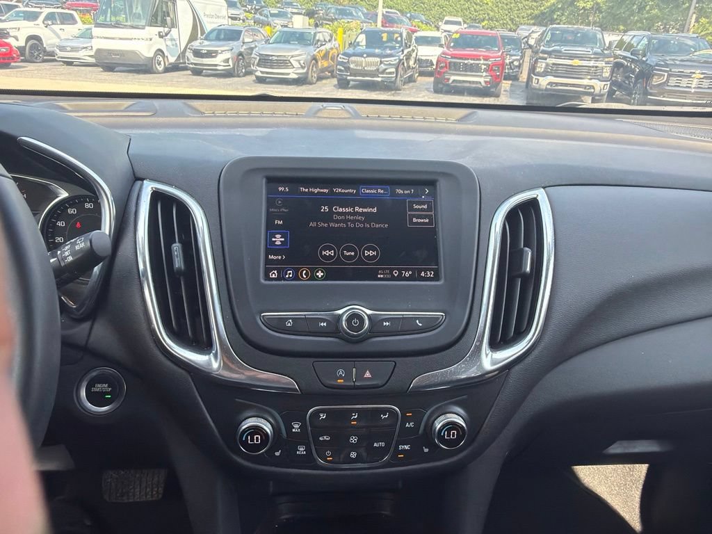 Used 2024 Chevrolet Equinox LT AWD/4WD image 12