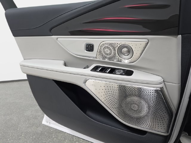 New 2026 Lincoln Nautilus Reserve AWD/4WD image 23