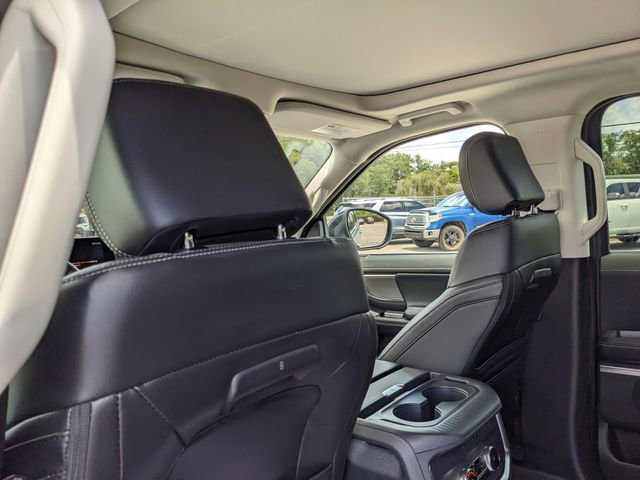 Used 2025 Ford Expedition Platinum AWD/4WD image 19