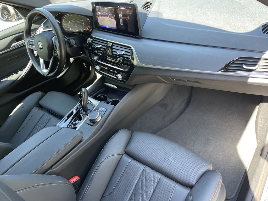 Used 2023 BMW 530i w/ Premium Package image 11