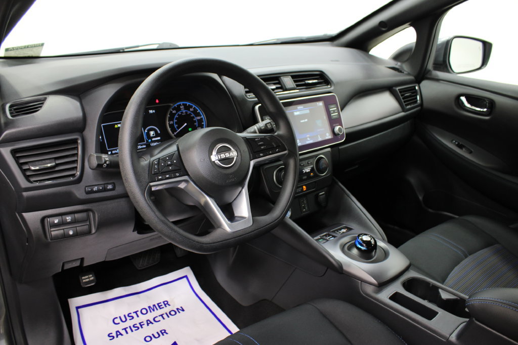 Used 2025 Nissan Leaf S FWD image 15
