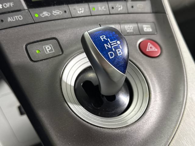 Used 2013 Toyota Prius Five FWD image 33