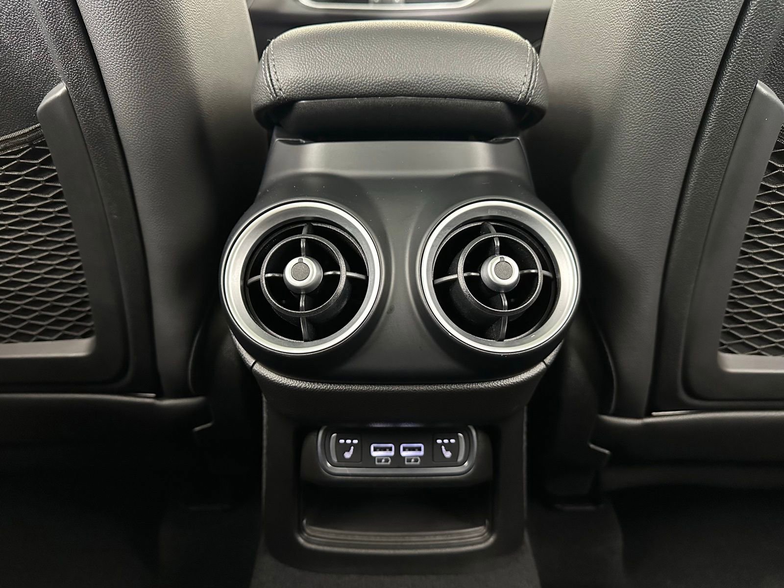 Used 2022 Alfa Romeo Stelvio Ti AWD/4WD image 31