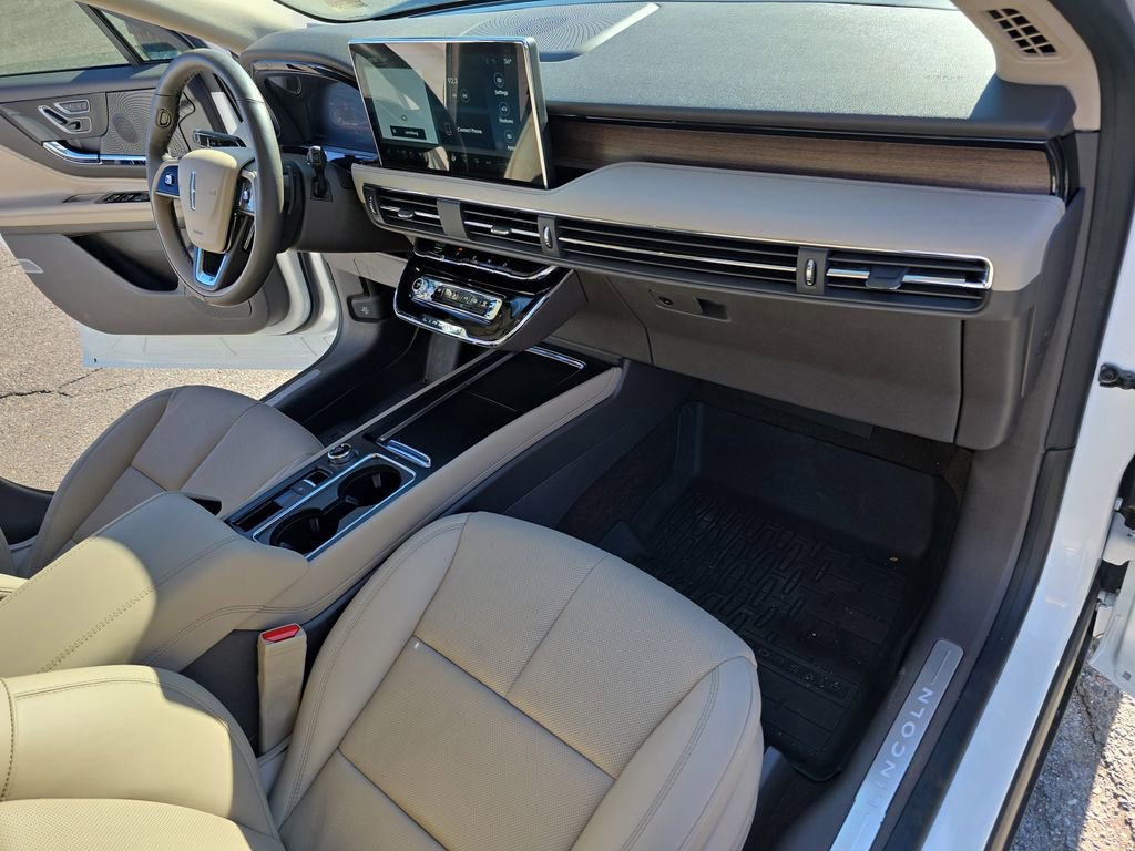 Used 2023 Lincoln Corsair Grand Touring w/ Equipment Group 301A image 13