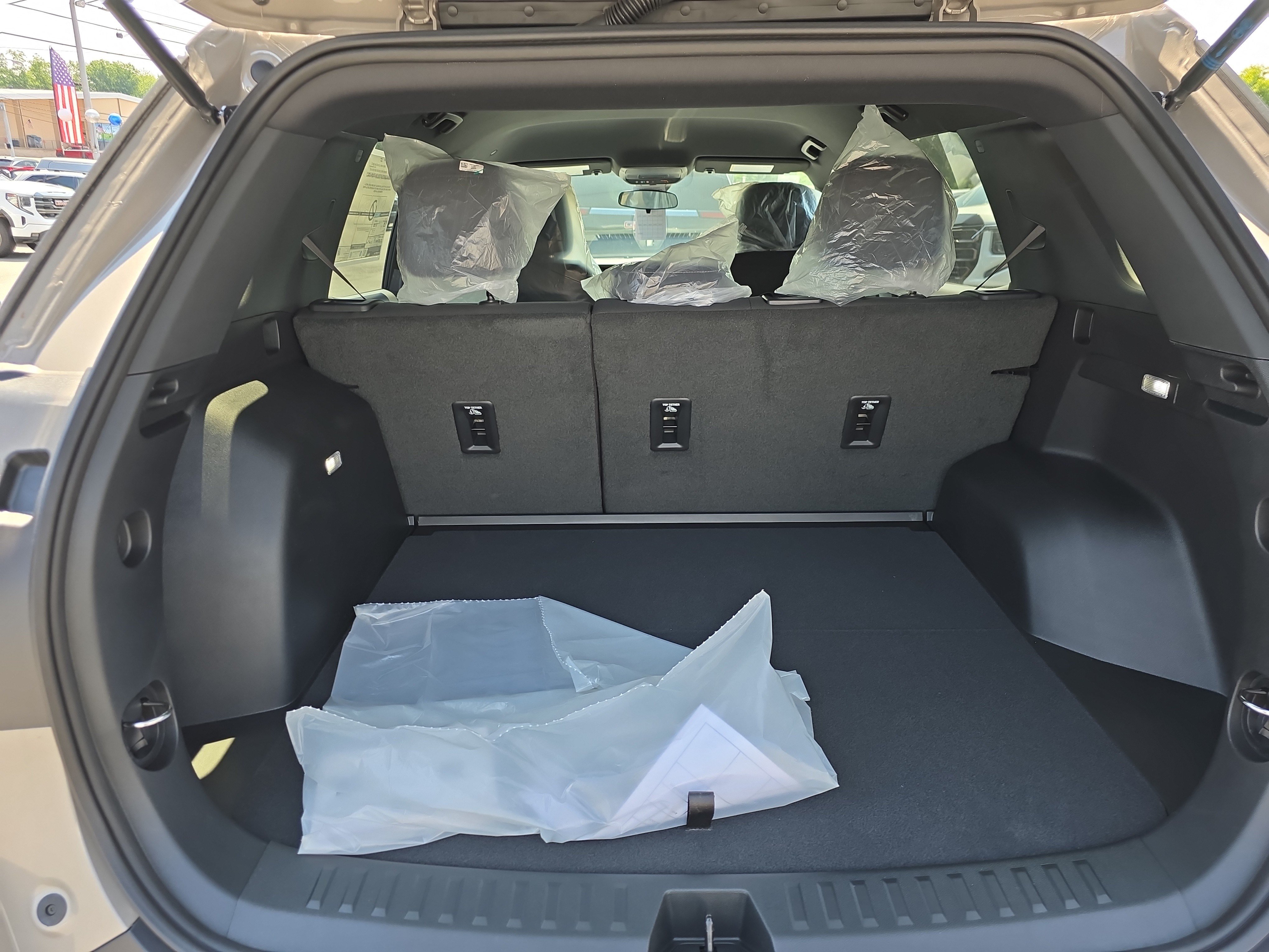 New 2027 GMC Terrain Elevation w/ LPO, Floor Liner Package FWD image 6