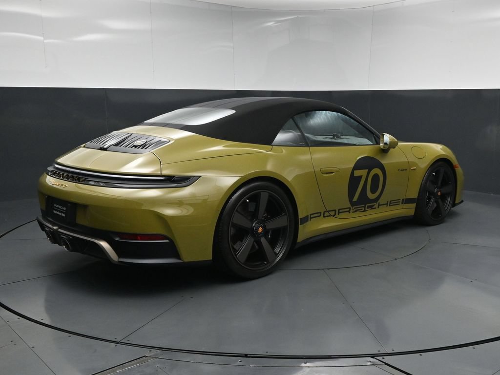 Certified 2026 Porsche 911 GTS RWD image 17