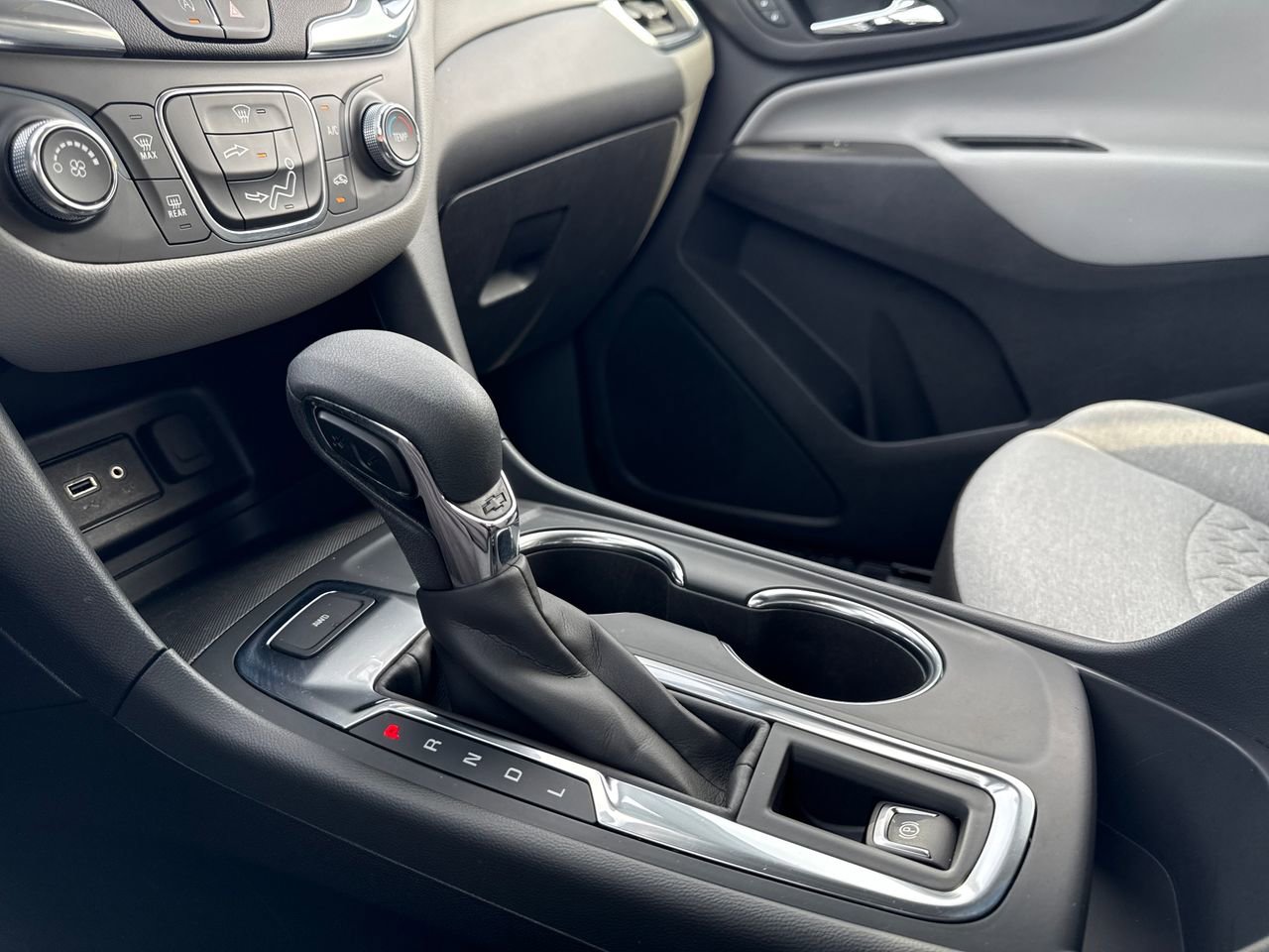 Used 2023 Chevrolet Equinox LT w/ LPO, Floor Liner Package AWD/4WD image 23