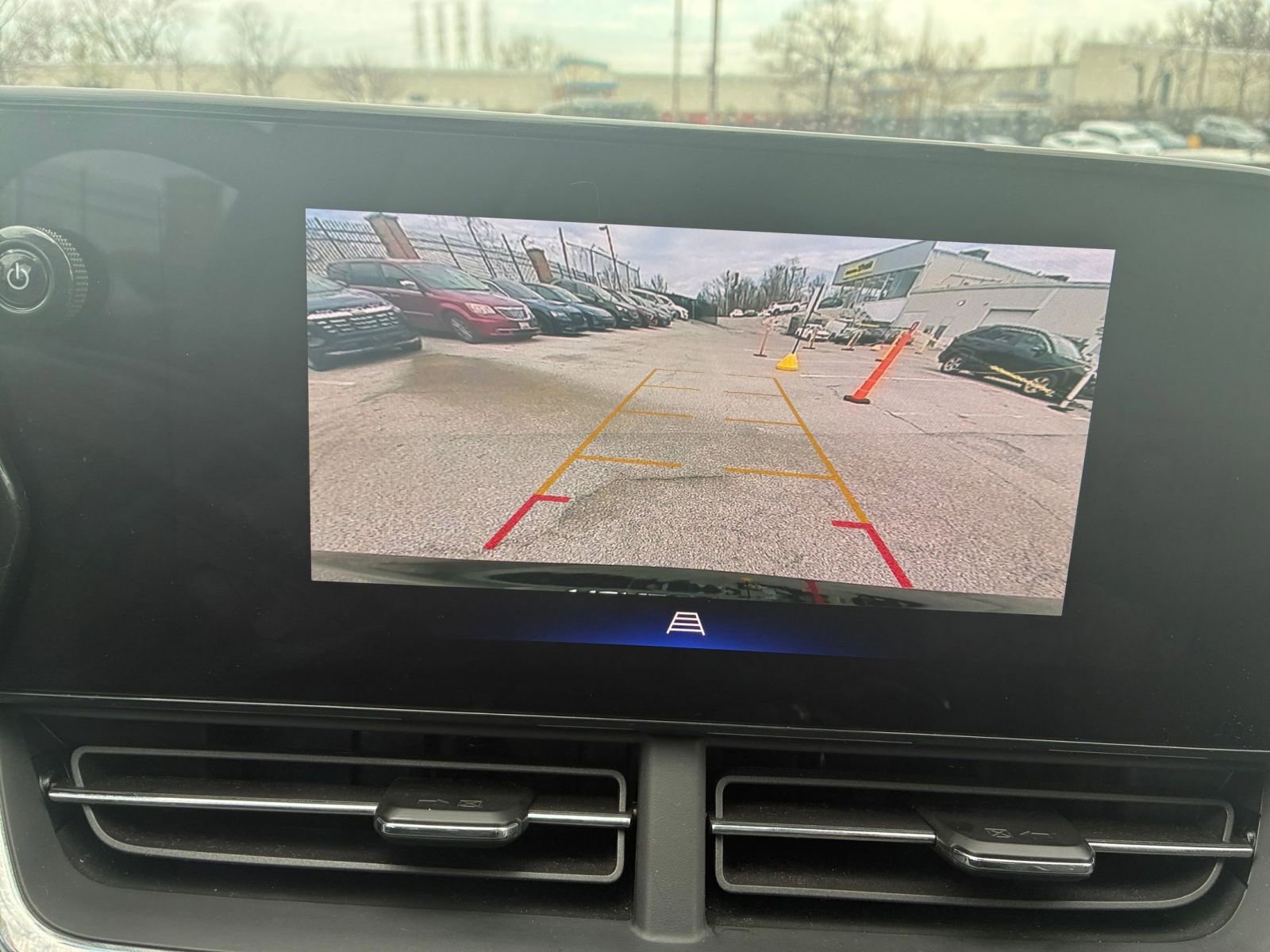 Used 2025 Chevrolet Trax LT image 20