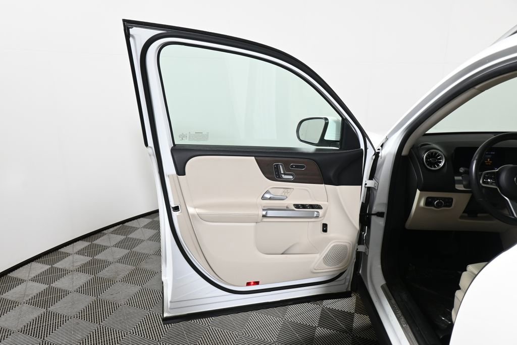 Used 2022 Mercedes-Benz GLB 250 4MATIC image 29