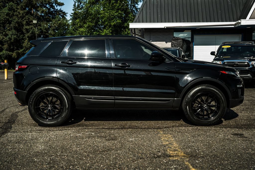 Used 2017 Land Rover Range Rover Evoque SE AWD/4WD image 19