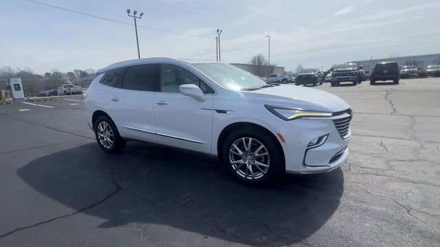 Used 2023 Buick Enclave Essence w/ Experience Buick Package image 2