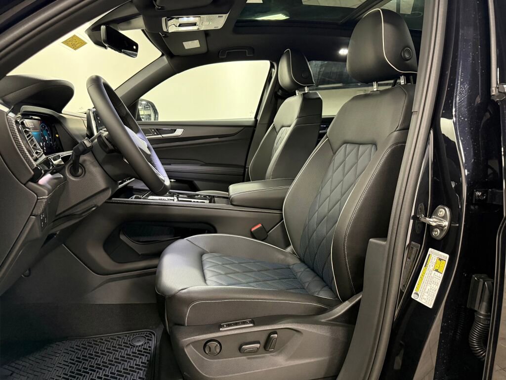 New 2026 Volkswagen Atlas Cross Sport SEL Premium R-Line image 17