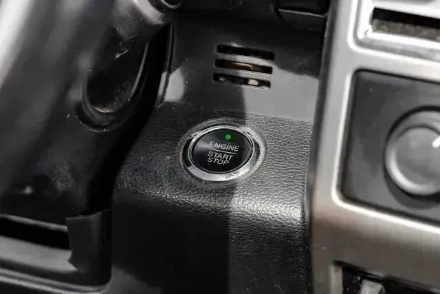 Used 2017 Ford F250 Platinum w/ Platinum Ultimate Package AWD/4WD image 27