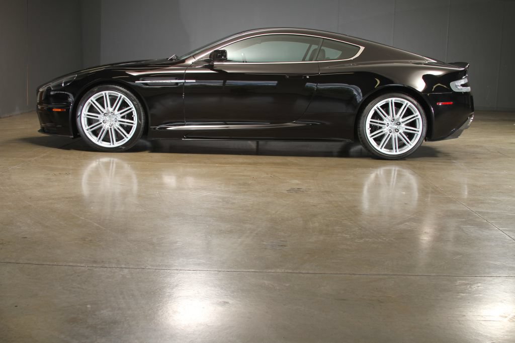 Used 2009 Aston Martin DBS Coupe RWD image 17