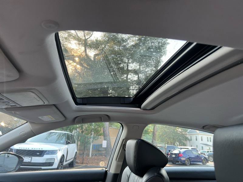 Used 2018 Honda Accord Touring image 9