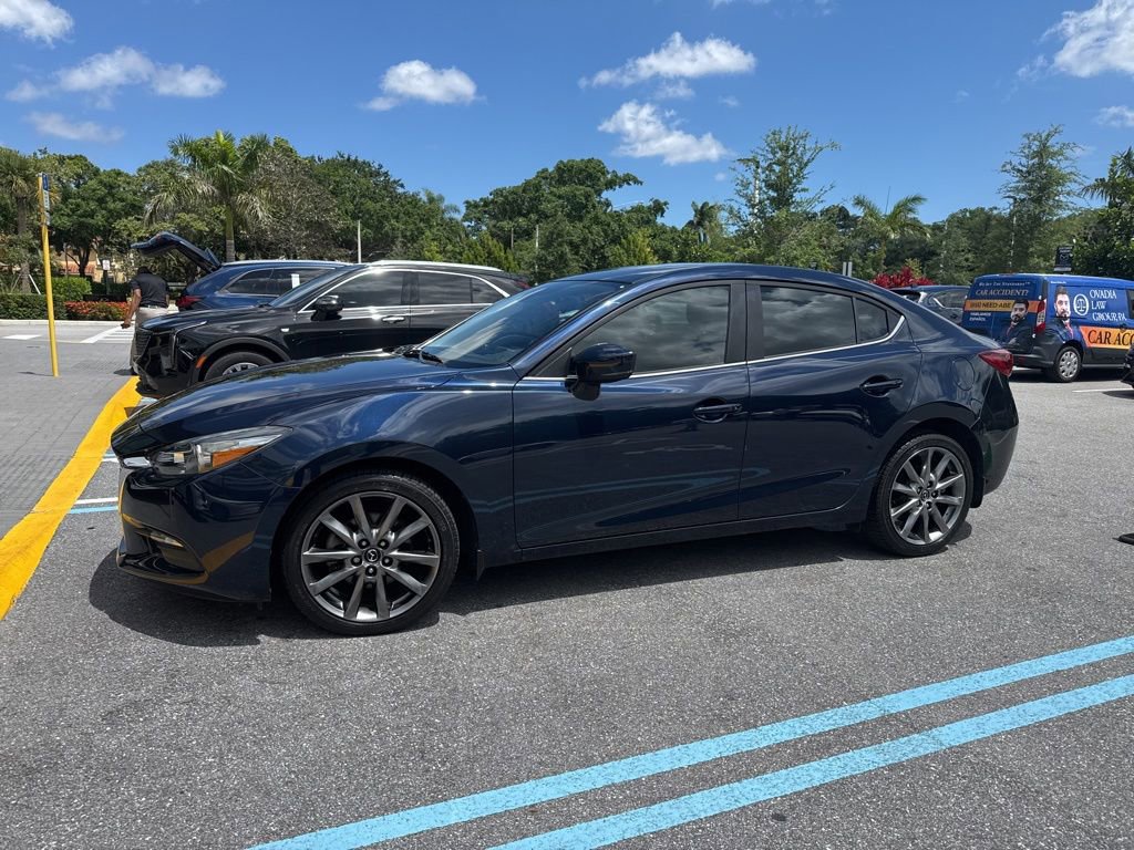 Used 2018 MAZDA MAZDA3 Touring FWD image 13